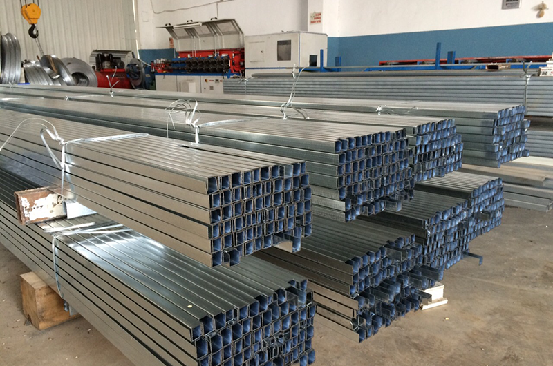Kececi Metal Pvc Destek Saci Kececi Metal Pvc Destek Saci